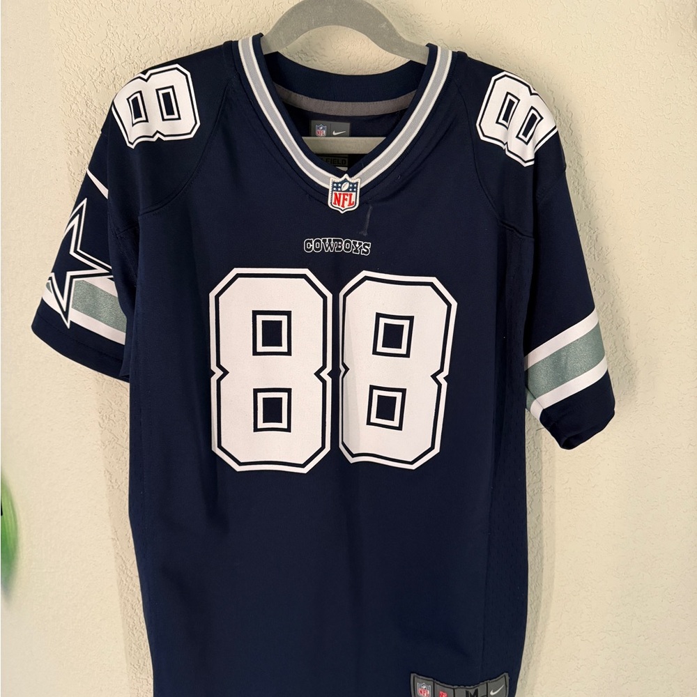 CeeDee Lamb Jersey. Blue and White Dallas Cowboys Jersey with V-Neck and Stripes